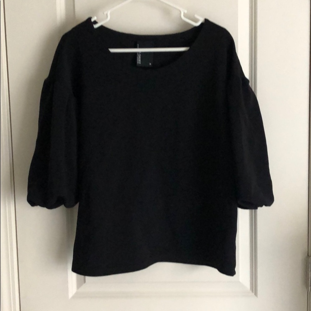 Dolan Black puff sleeve ribbed blouse